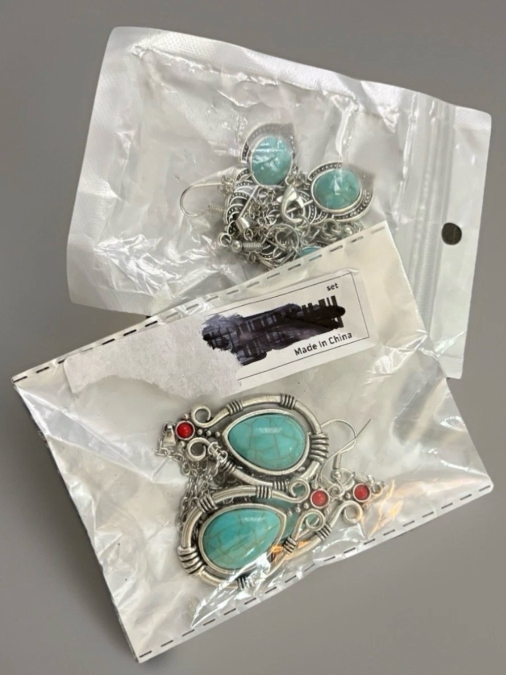Turquoise Colored Necklace Earring Silver Tone Feathered Look Red Design Is Diff